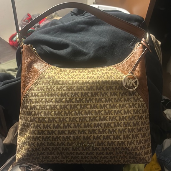 Michael Kors Ebony, large handbag with removable handles - Picture 2 of 4